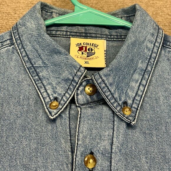 UNC Tar Heels Denim Shirt Men's XL Blue Long Sleeve Button Down Joe College - Picture 4 of 13